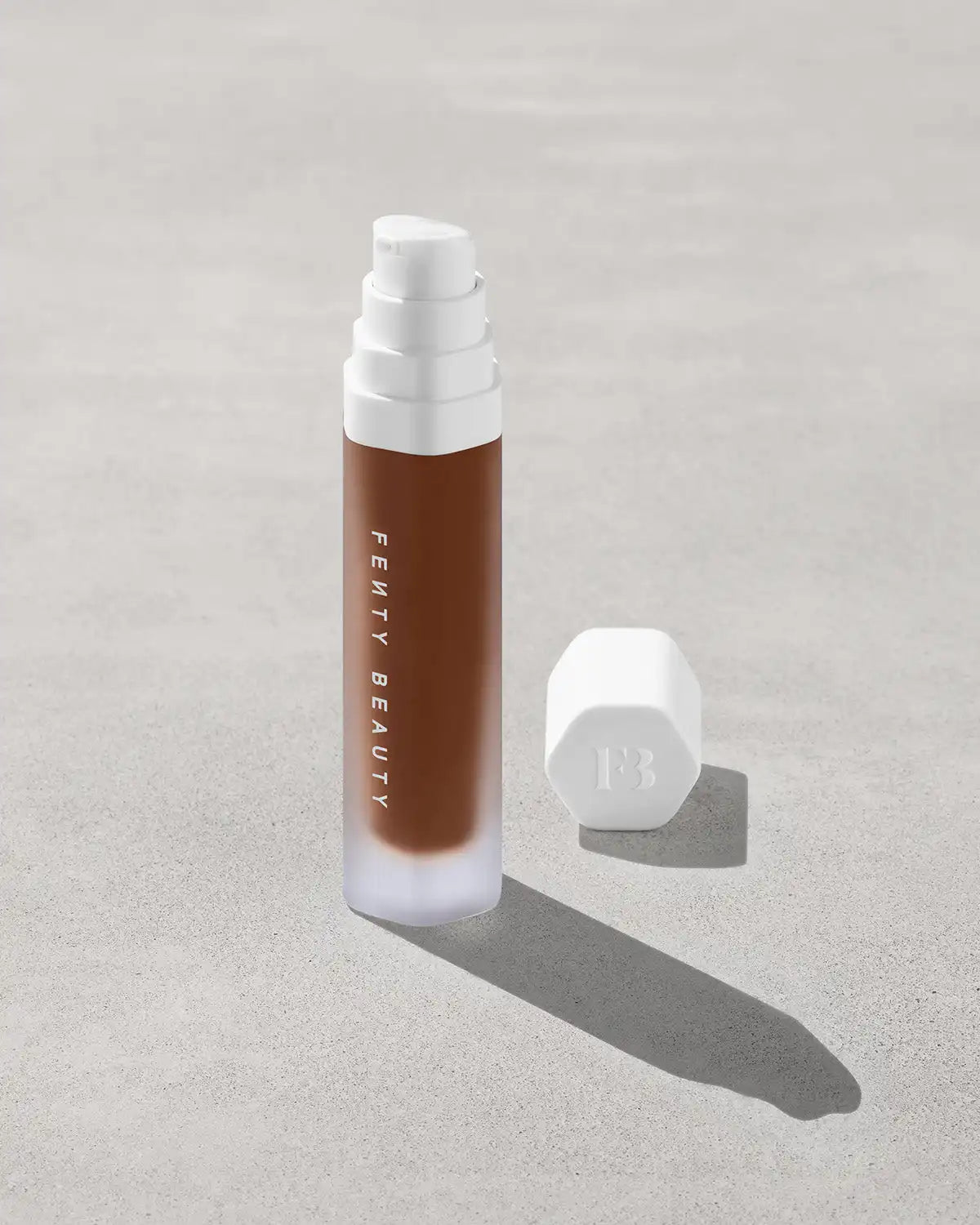Soft'lit Naturally Luminous Longwear Foundation — 490 Main image