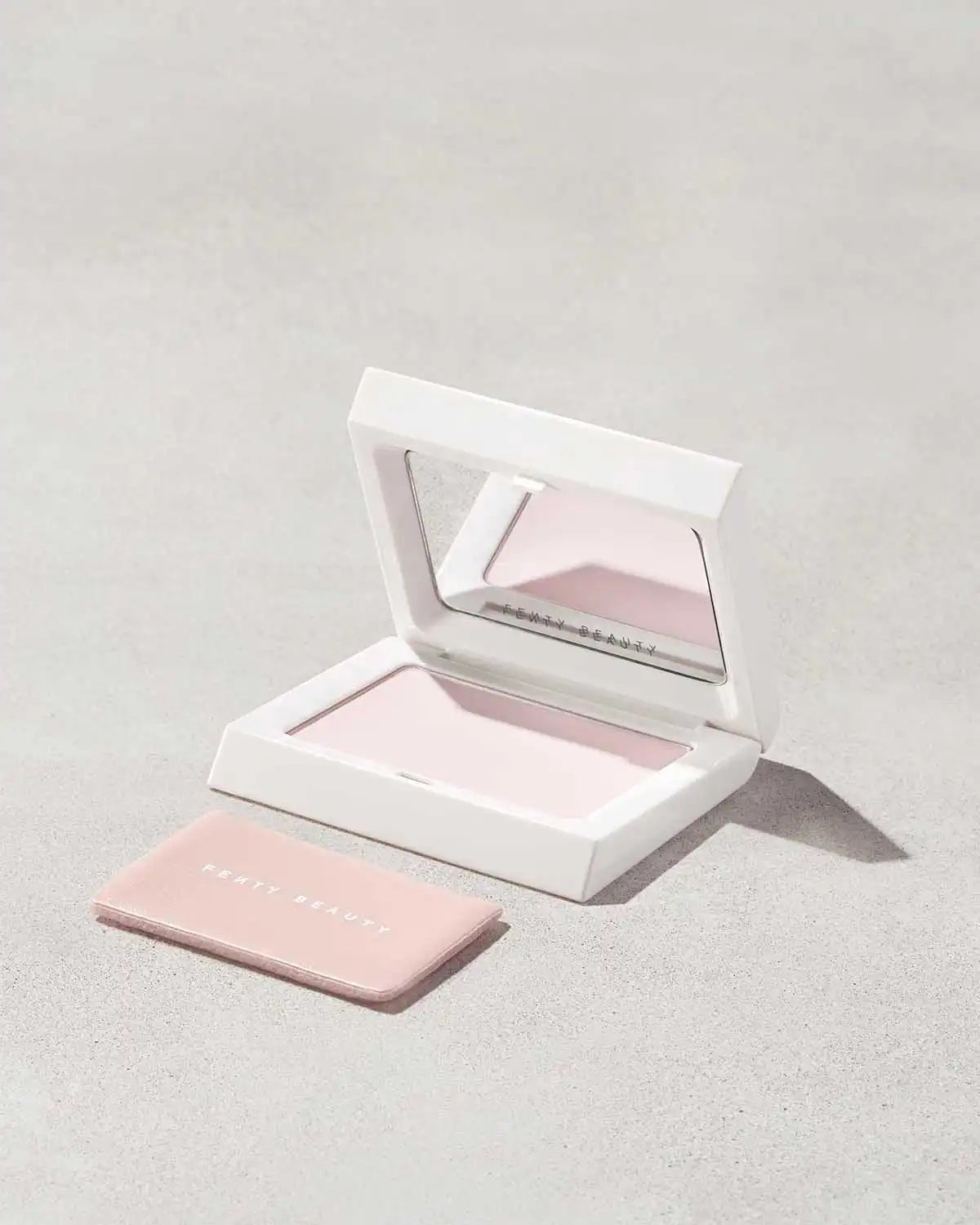 Invisimatte Instant Setting + Blotting Powder Main image