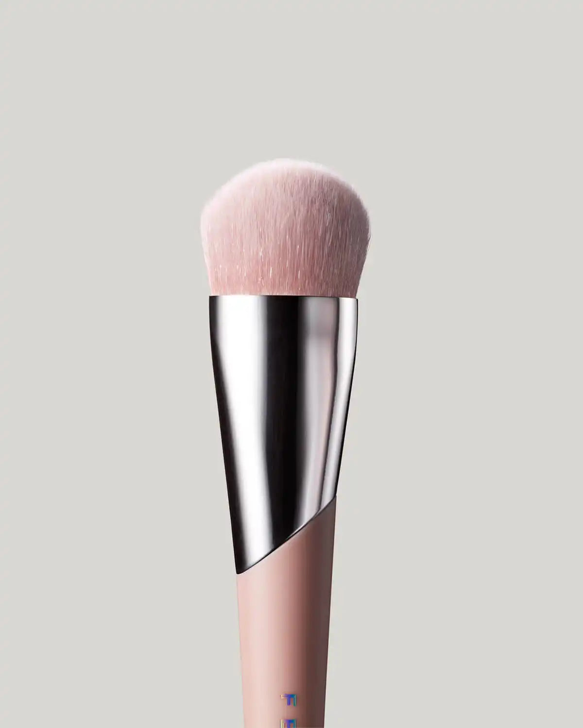 Full-Bodied Foundation Brush 110 Secondary image