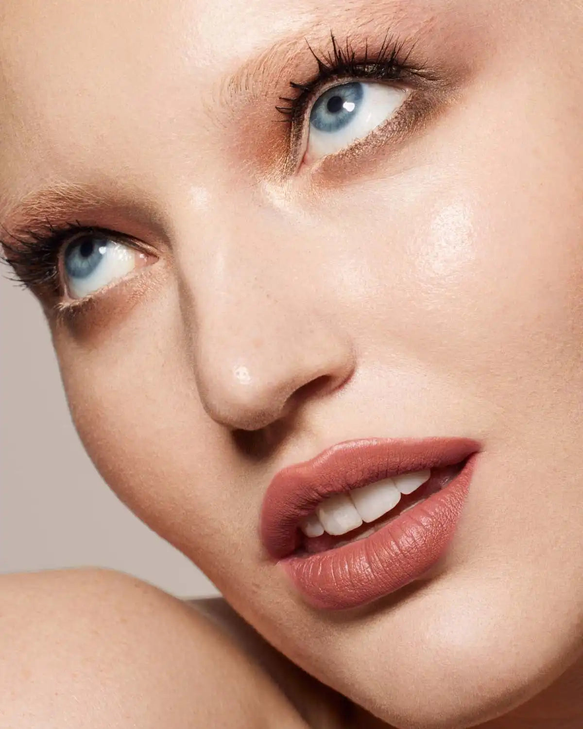Stunna Lip Paint Longwear Fluid Lip Color — Uninterested Secondary image
