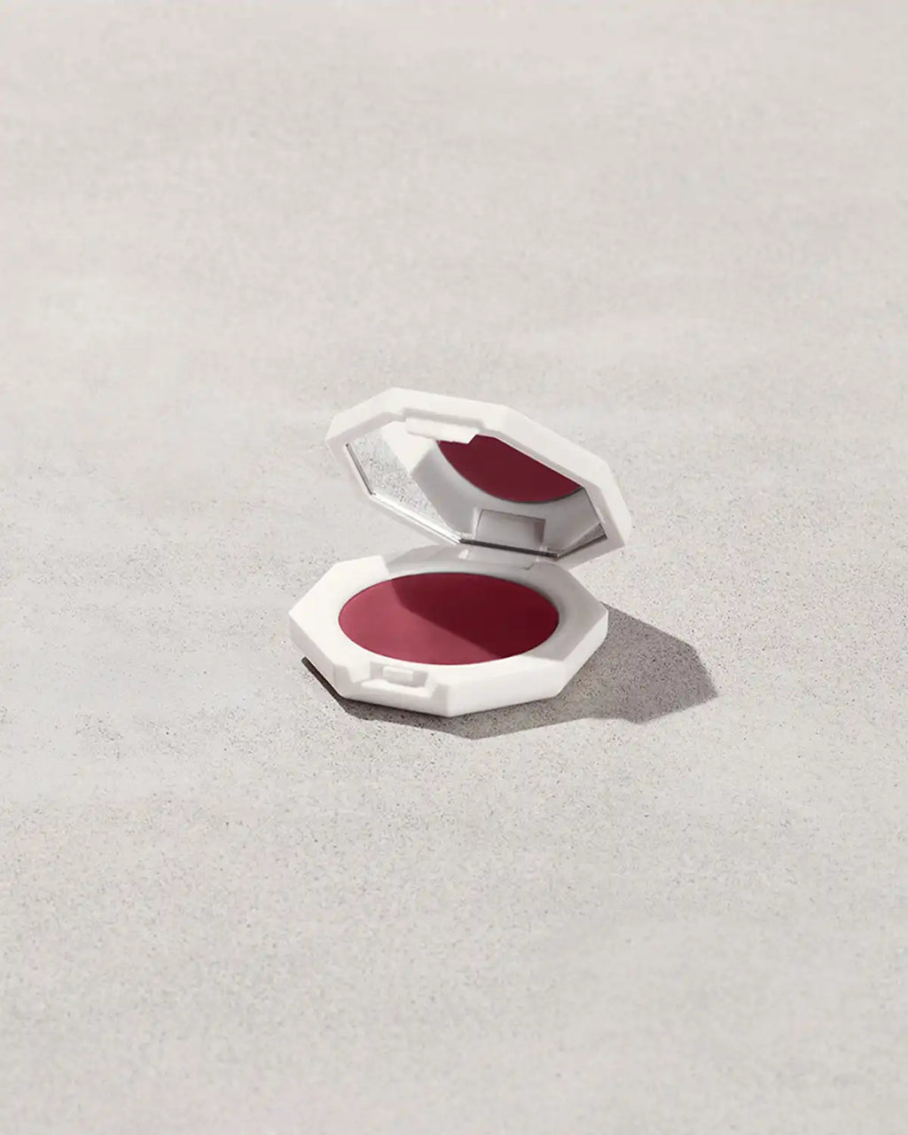 Cheeks Out Freestyle Cream Blush — Riri