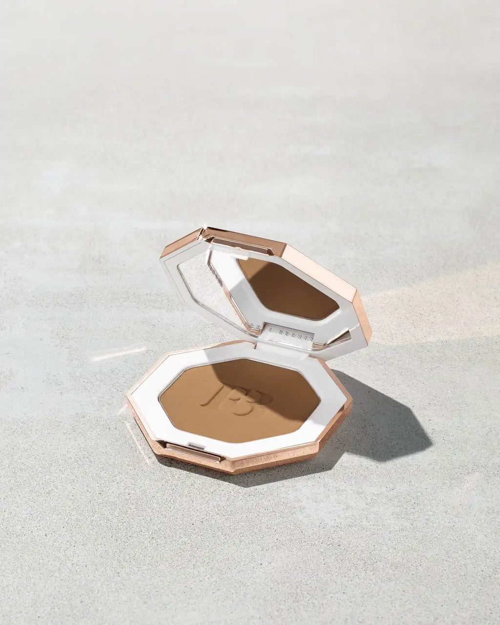 Sun Stalk'r Instant Warmth Bronzer — Caramel Cutie