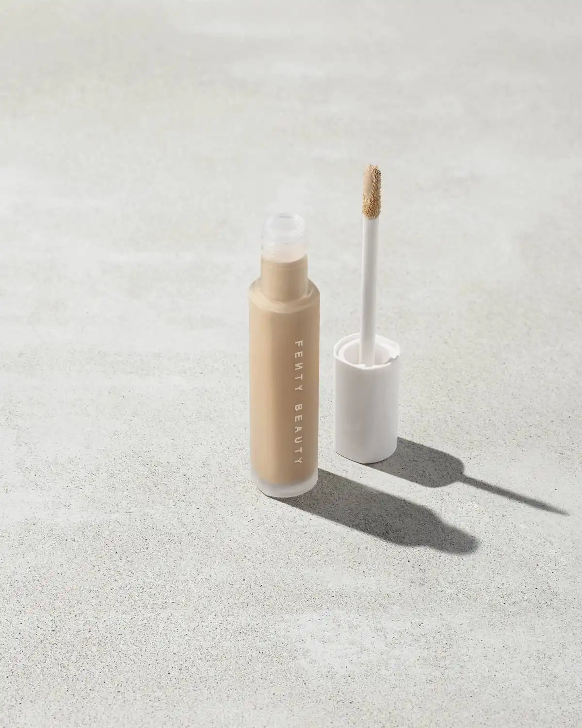 Pro Filt'r Instant Retouch Concealer — #190 Main image