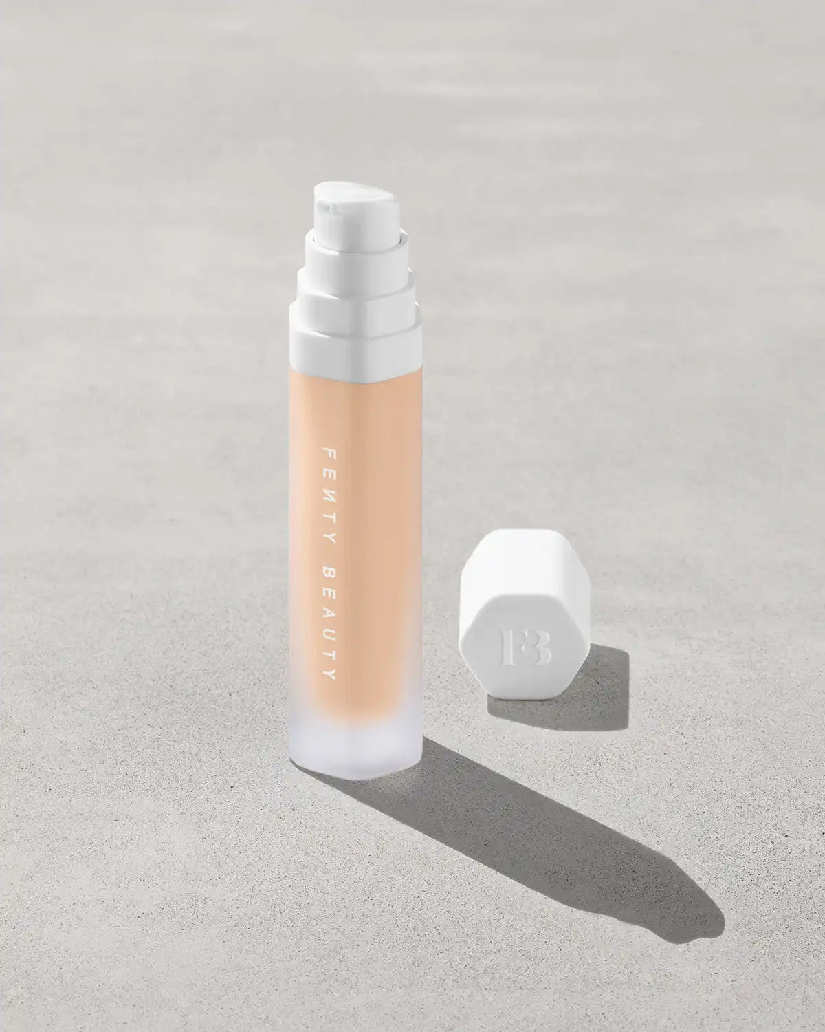 Soft'lit Naturally Luminous Longwear Foundation — 150 Main image