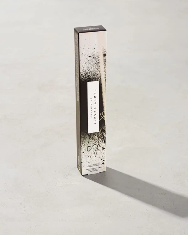Cheek-Hugging Highlight Brush 120