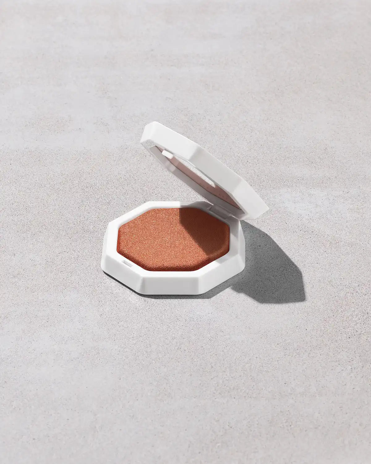 Demi'glow Light-Diffusing Highlighter — That'$ Rich Main image