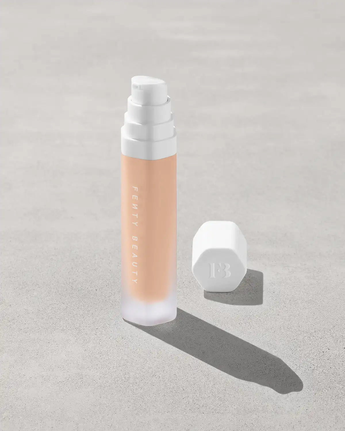 Soft'lit Naturally Luminous Longwear Foundation — 260 Main image