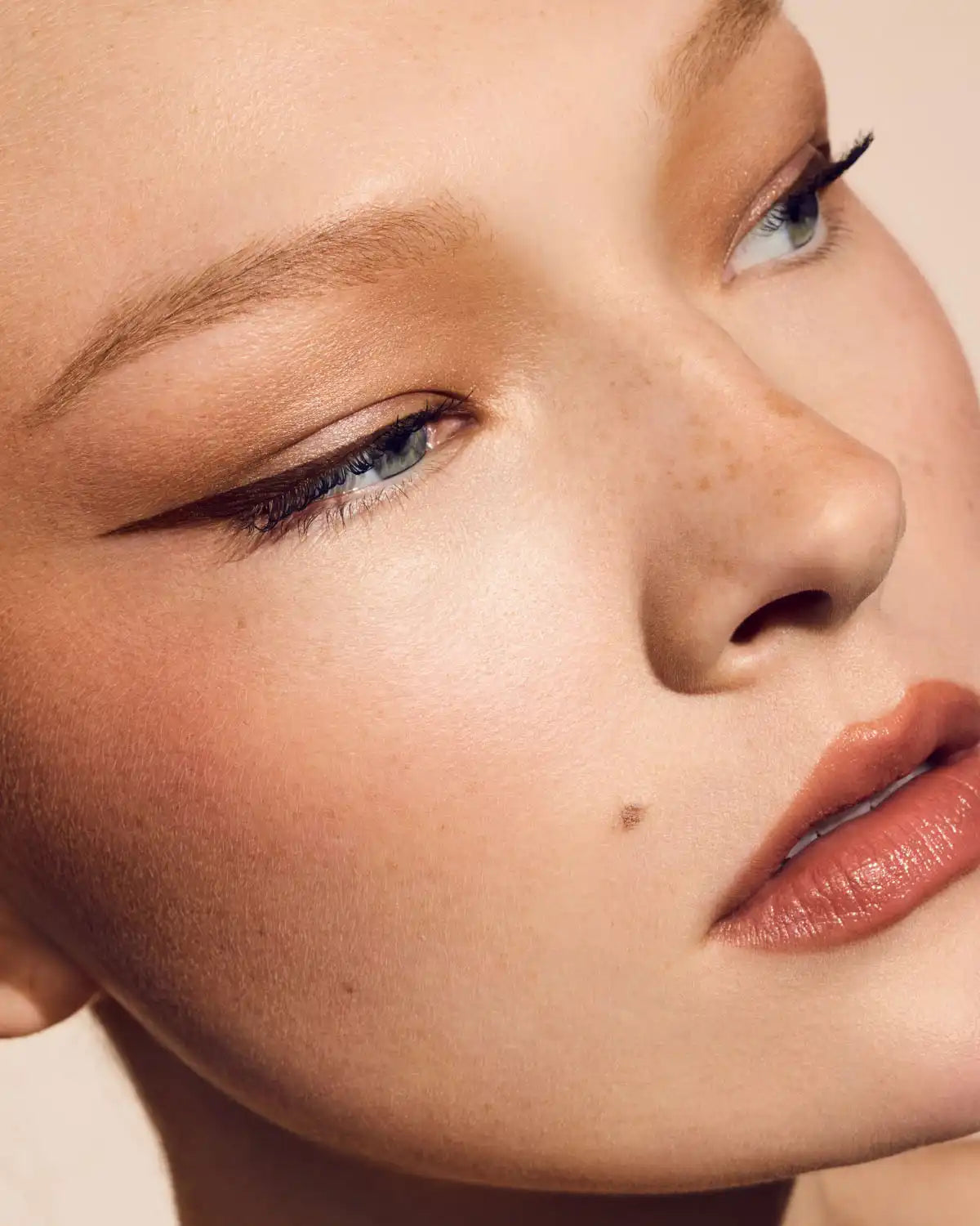 Flyliner Longwear Liquid Eyeliner — In Big Truffle Secondary image