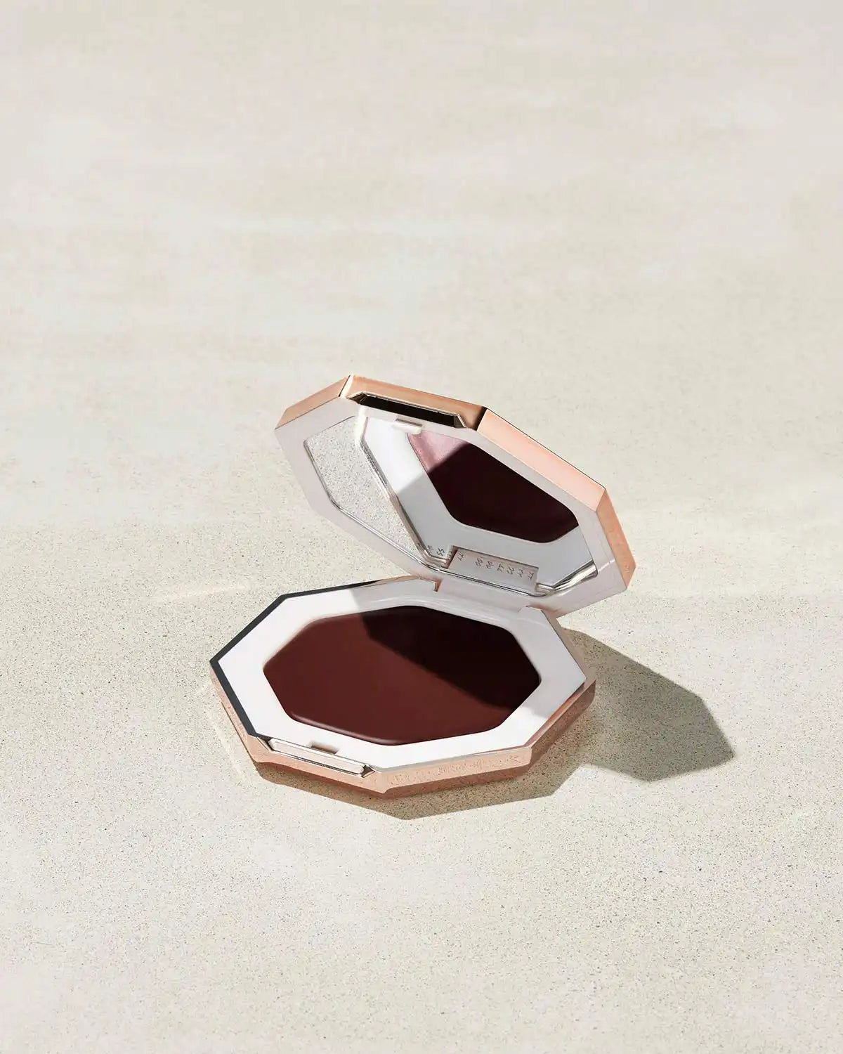 Cheeks Out Freestyle Cream Bronzer — Toffee Tease Main image