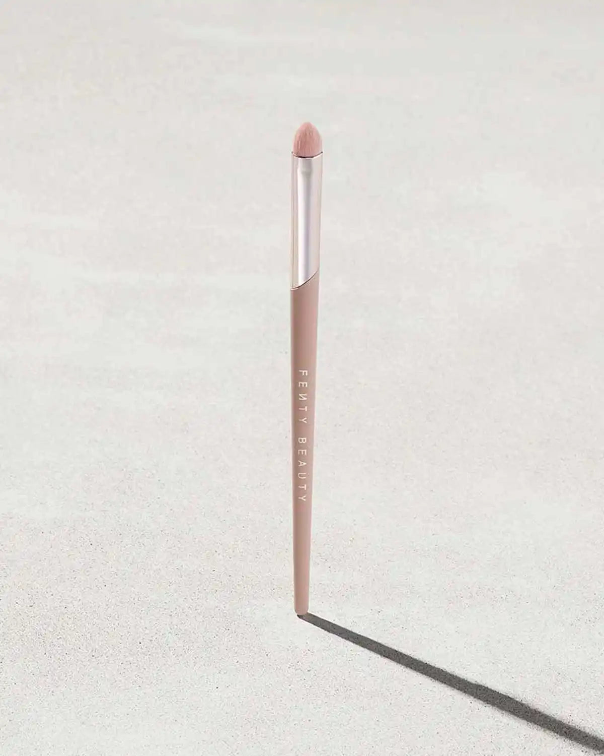 Precise Definition Eyeshadow Brush 220