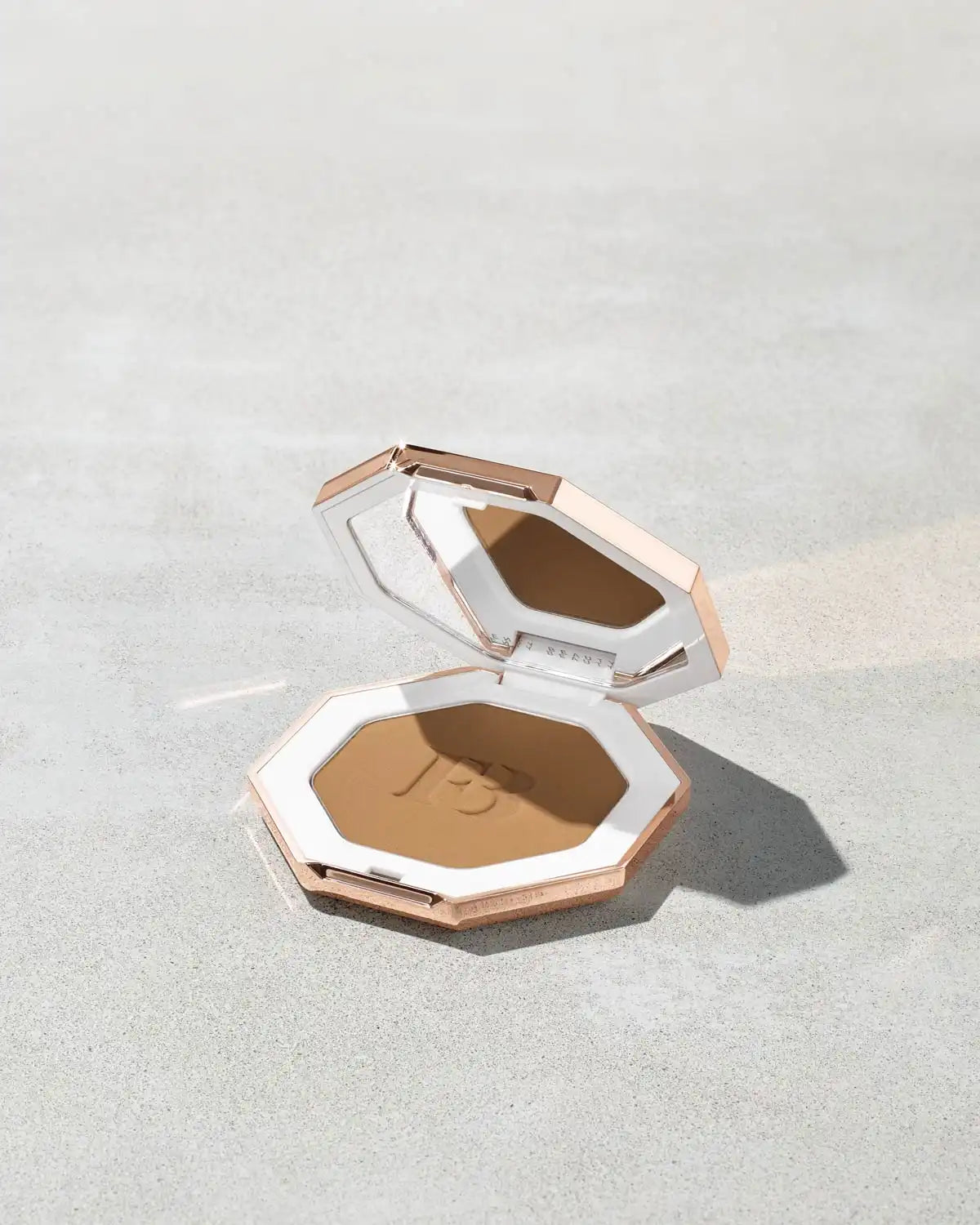 Sun Stalk'r Instant Warmth Bronzer — I$land Ting Main image